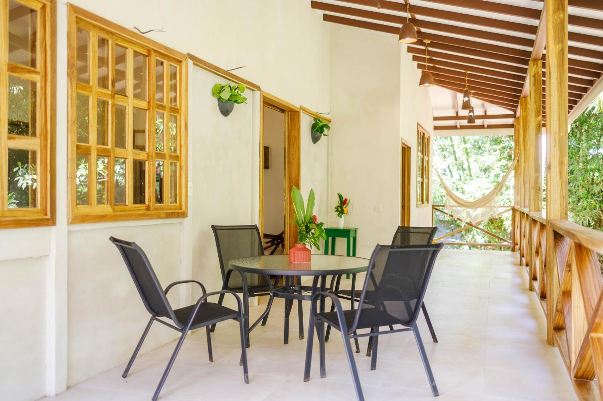 Villa Pina Dorada Dependencia Del Hotel Casa Merlin Puerto Viejo de Talamanca Eksteriør bilde