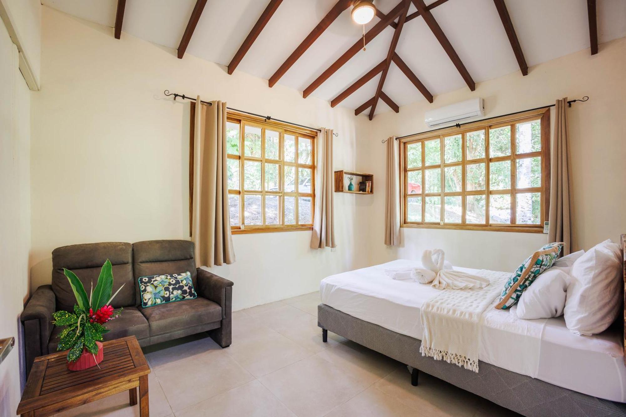 Villa Pina Dorada Dependencia Del Hotel Casa Merlin Puerto Viejo de Talamanca Eksteriør bilde